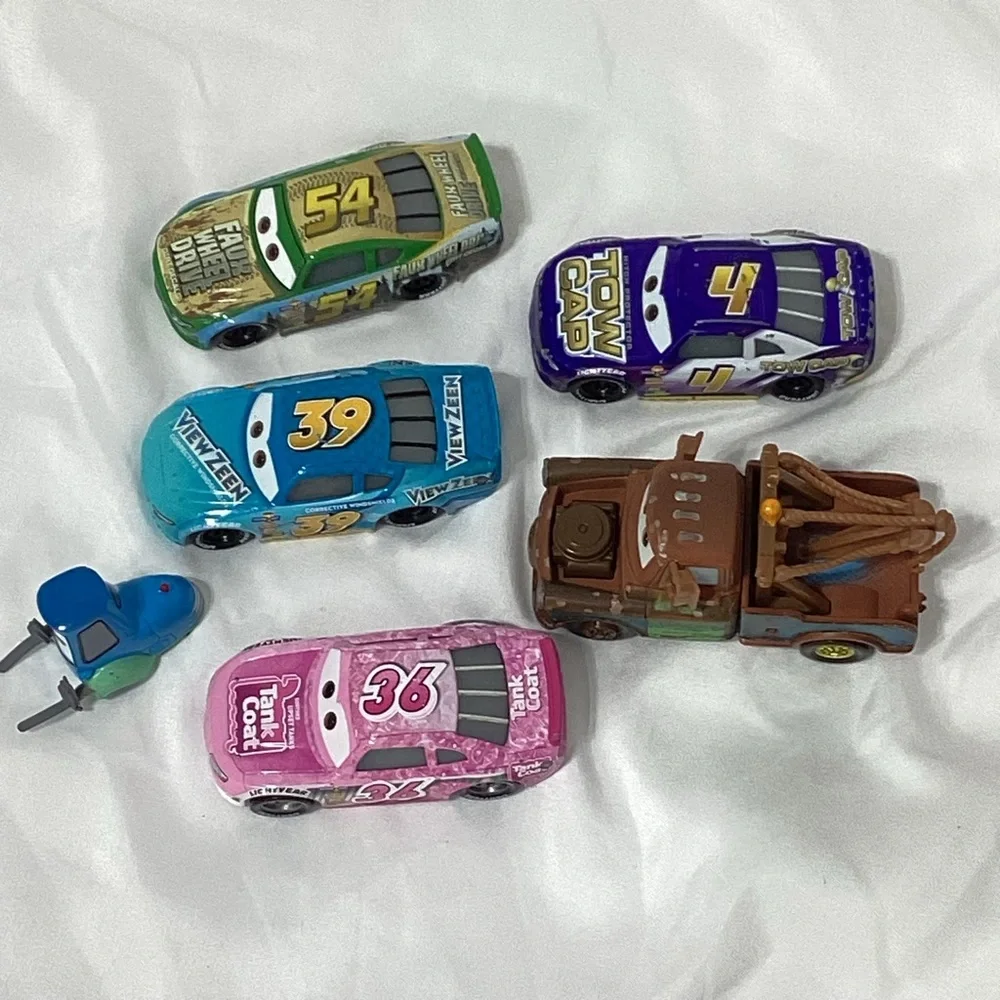 Disney Cars Movie Cars Lot of 7 Lightning McQueen Tank Coat Tow Cap Mater Lot CC - Picture 6 of 10